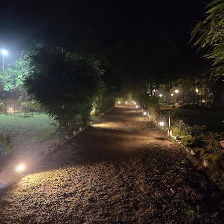 Pench Tiger Trails Resort Khawāsa Exteriör bild
