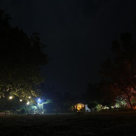 Pench Tiger Trails Resort Khawāsa Exteriör bild