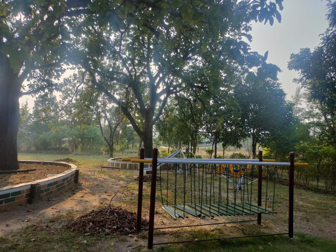 Pench Tiger Trails Resort Khawāsa Exteriör bild