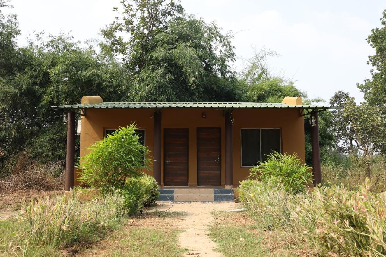 Pench Tiger Trails Resort Khawāsa Exteriör bild